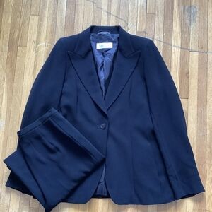 Max Mara Ladies Size 12(Large 30-28)Solid Black 2 Btn Suit,Polyester Blend,Italy